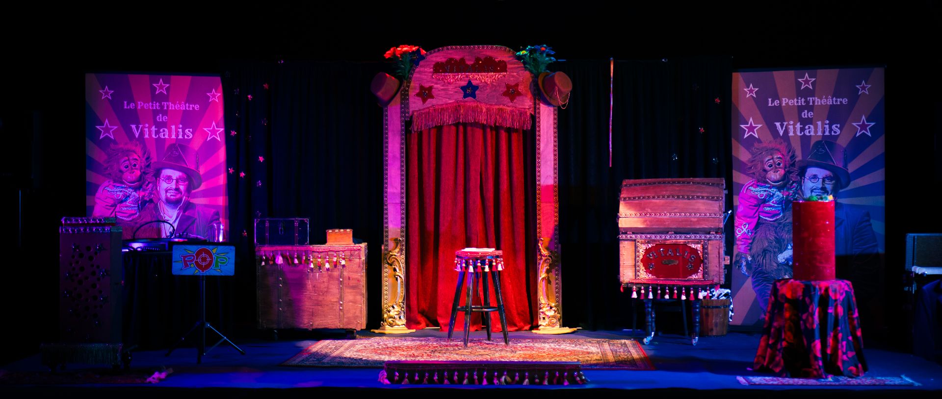 Vitalis en spectacle à Rennes, magicien et saltimbanque de Bretagne.